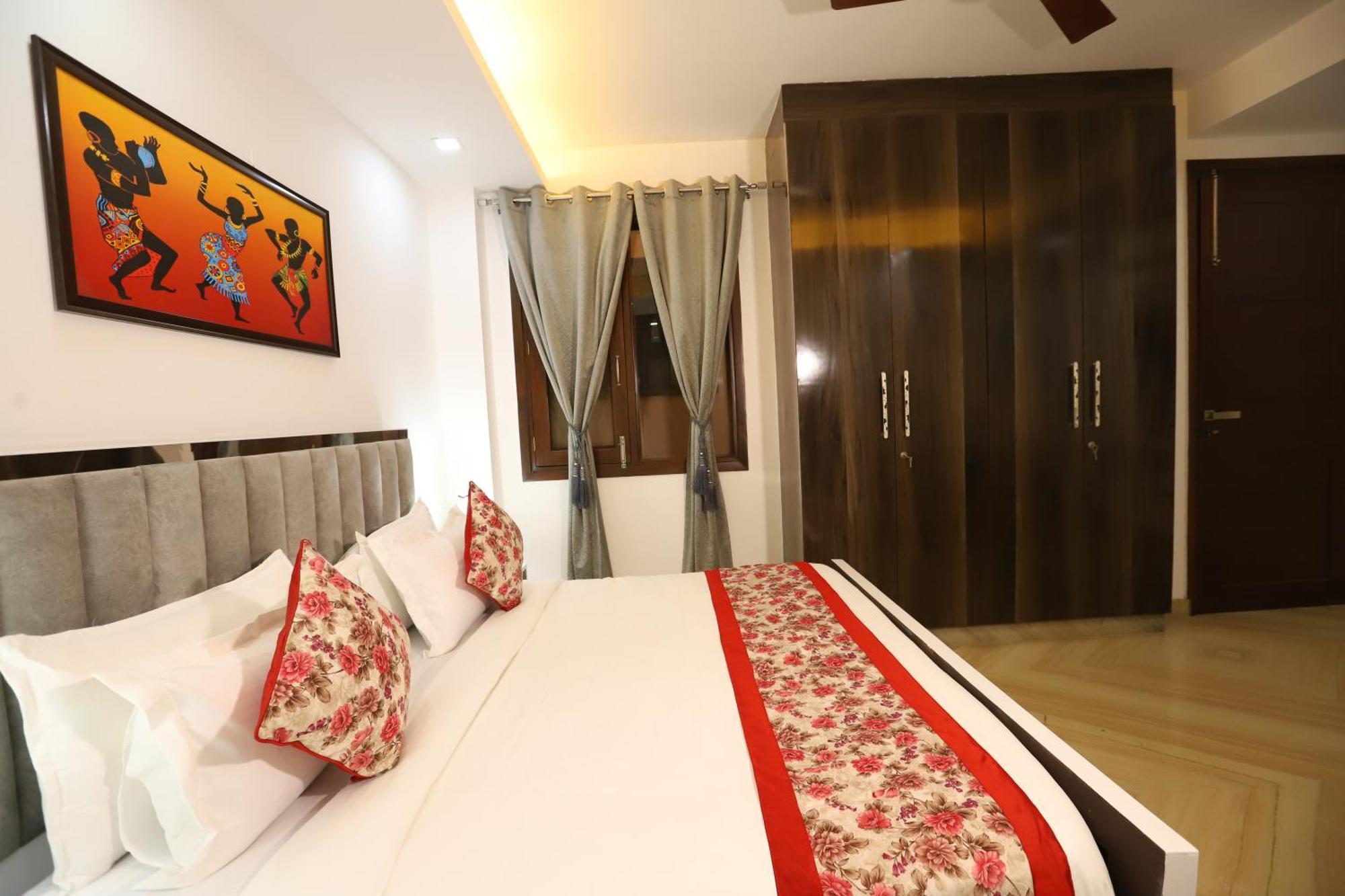 Crown Hotel Agra Near Taj Mahal Екстер'єр фото