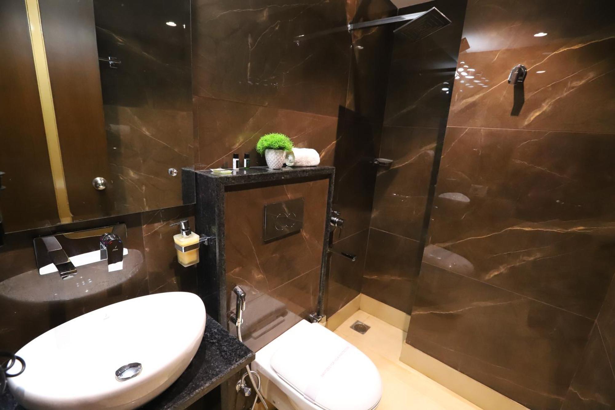 Crown Hotel Agra Near Taj Mahal Екстер'єр фото