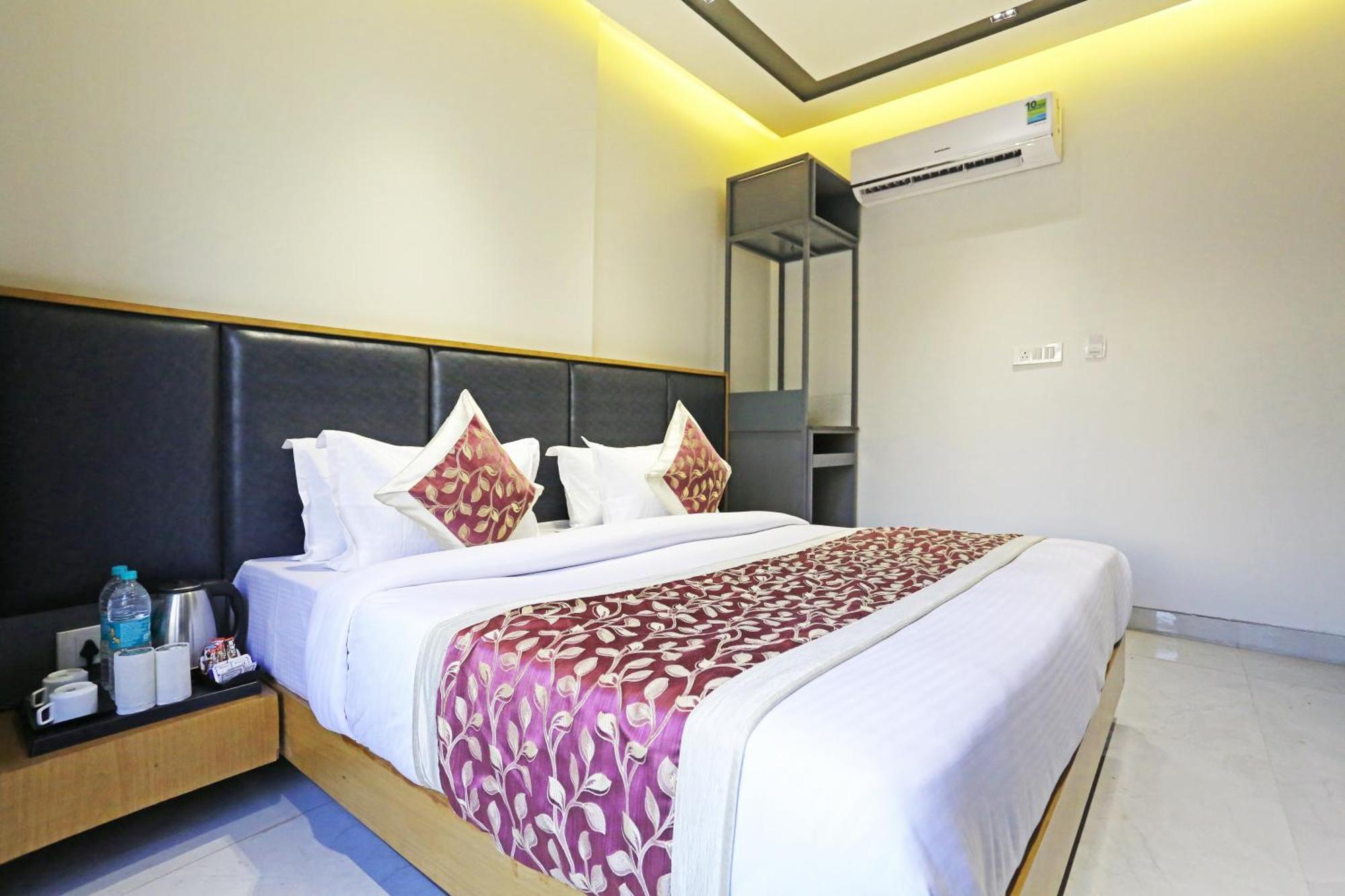 Crown Hotel Agra Near Taj Mahal Екстер'єр фото