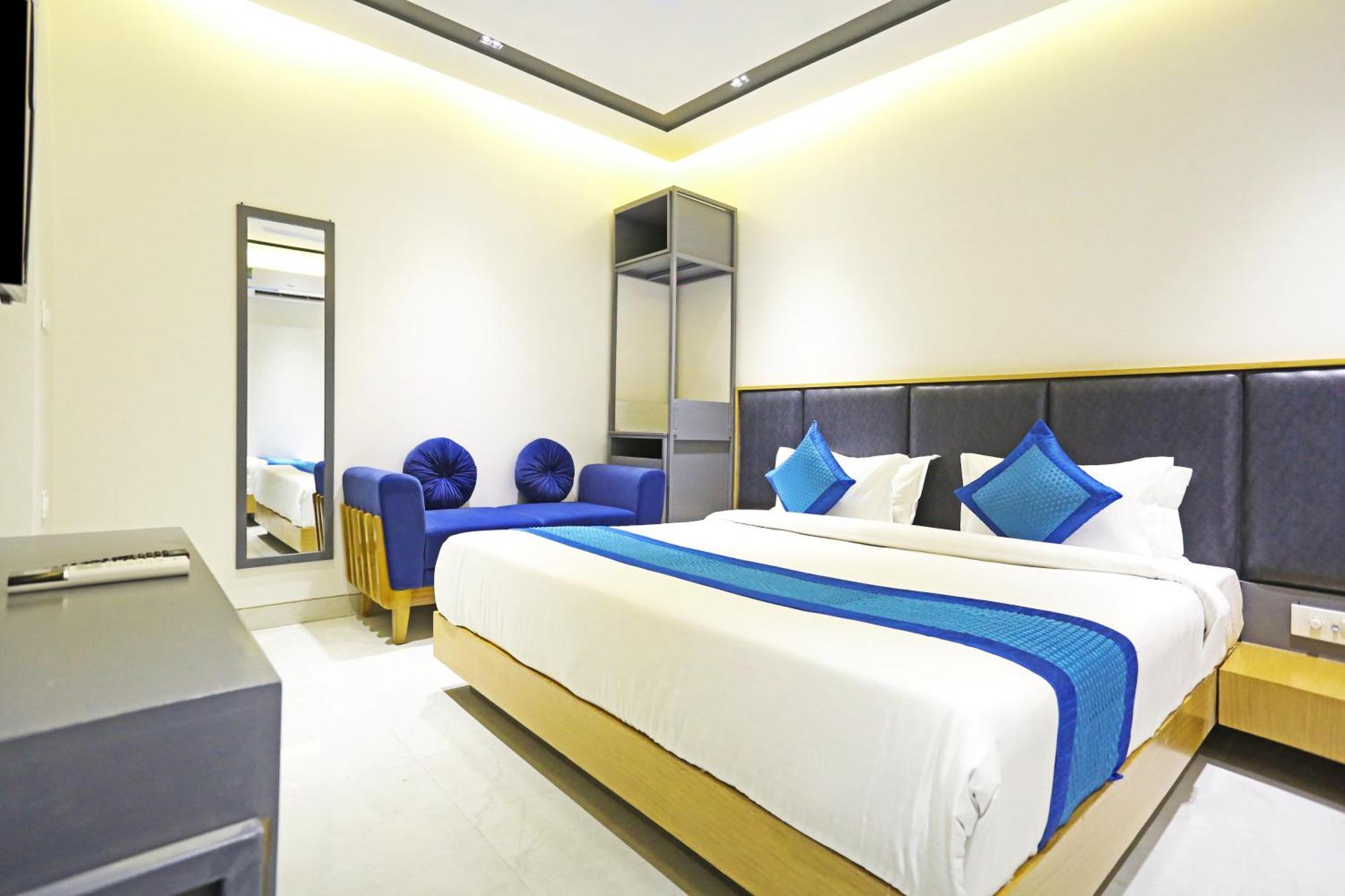 Crown Hotel Agra Near Taj Mahal Екстер'єр фото