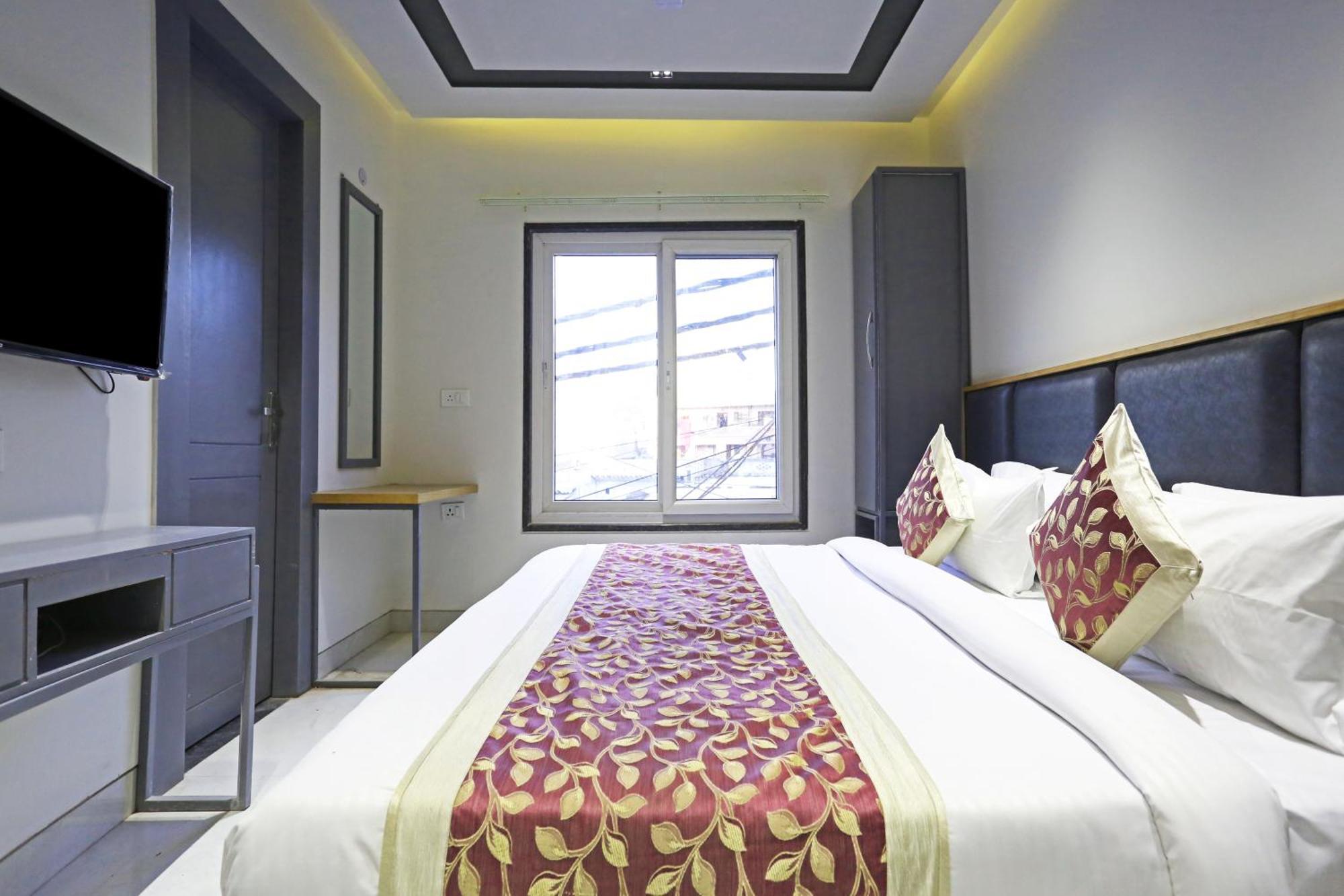Crown Hotel Agra Near Taj Mahal Екстер'єр фото