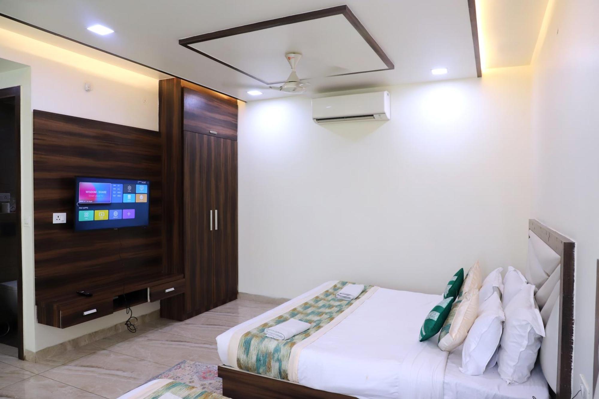 Crown Hotel Agra Near Taj Mahal Екстер'єр фото