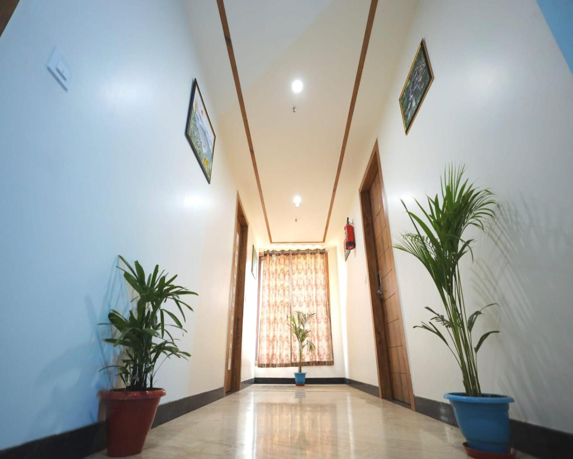 Crown Hotel Agra Near Taj Mahal Екстер'єр фото