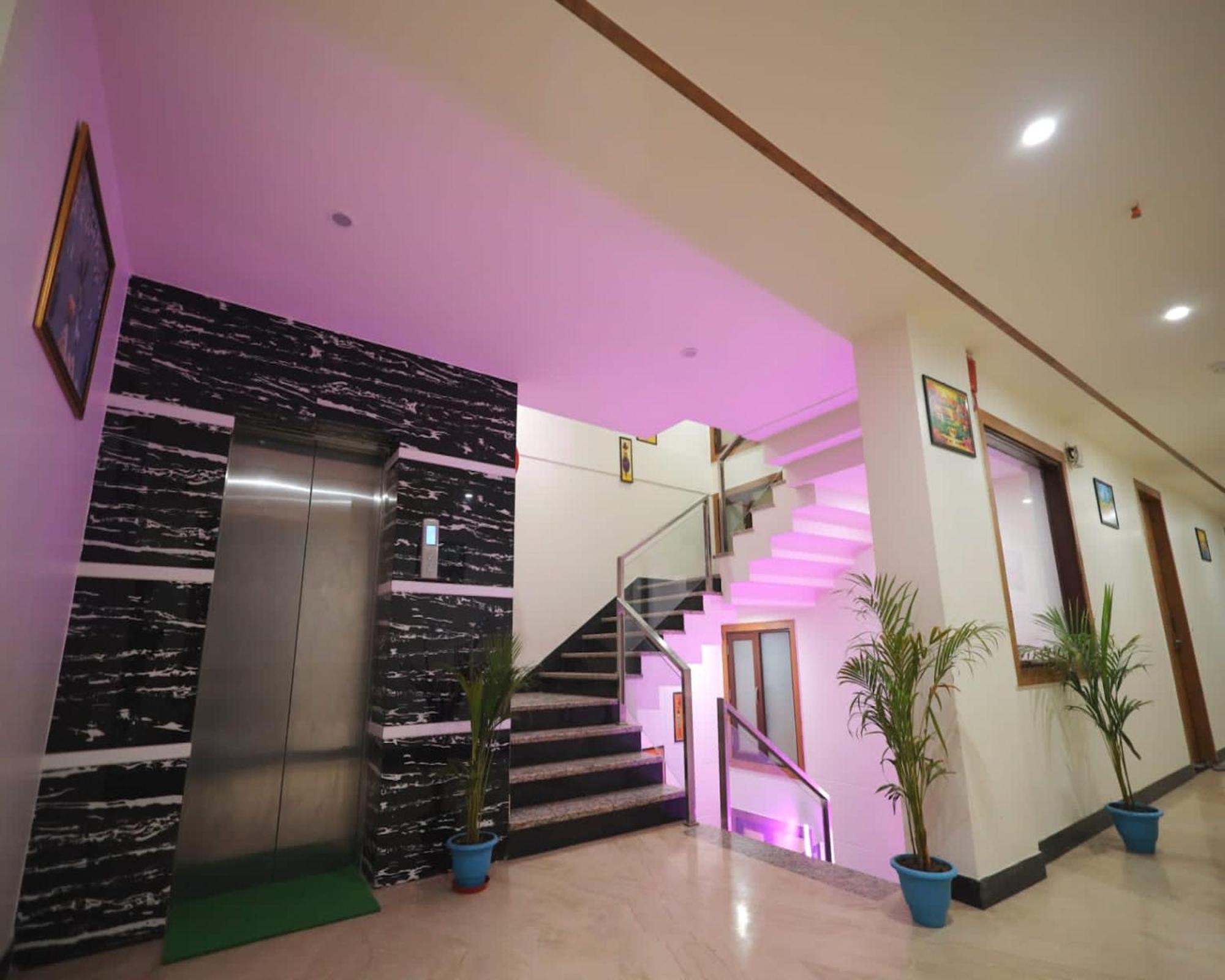 Crown Hotel Agra Near Taj Mahal Екстер'єр фото