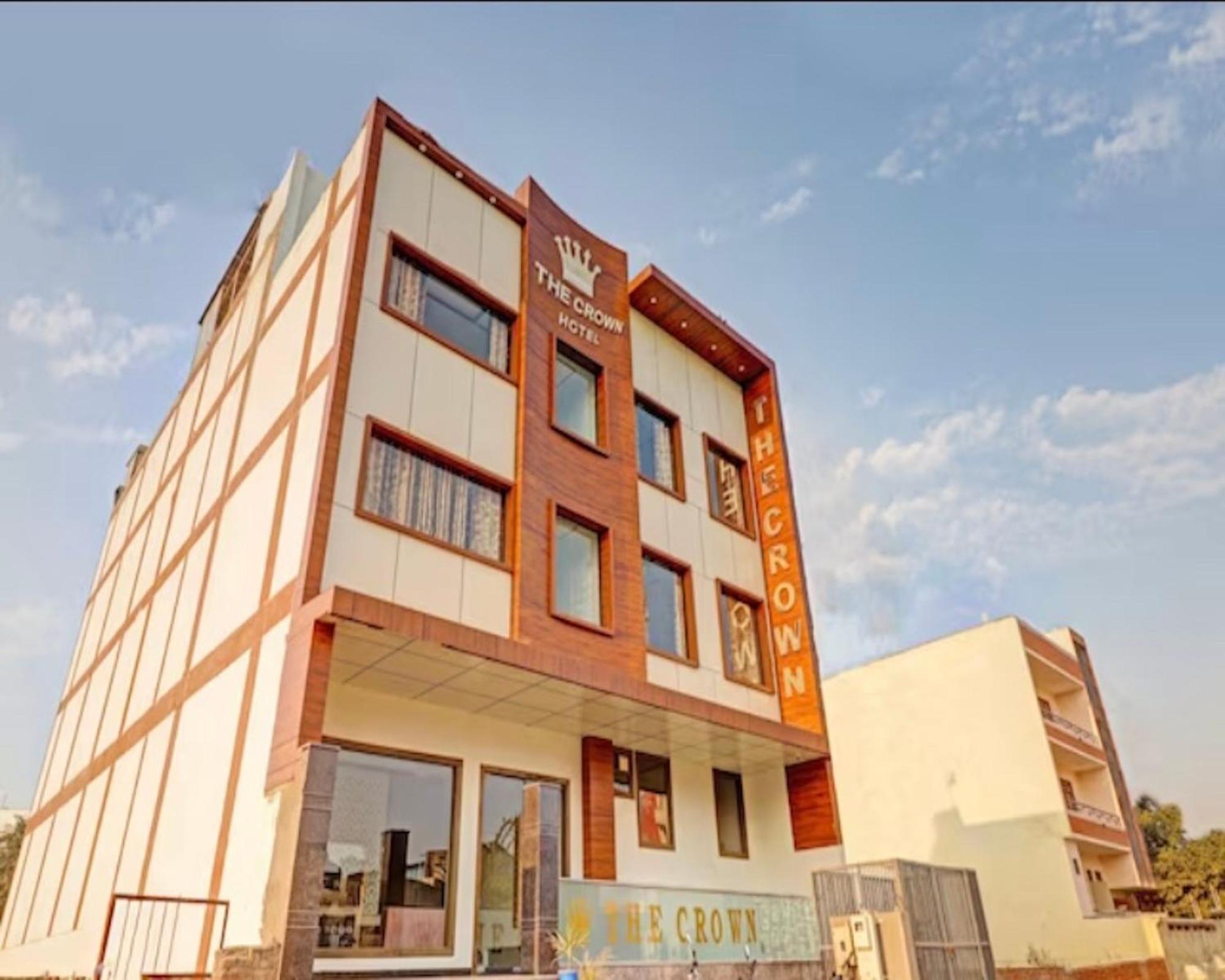 Crown Hotel Agra Near Taj Mahal Екстер'єр фото