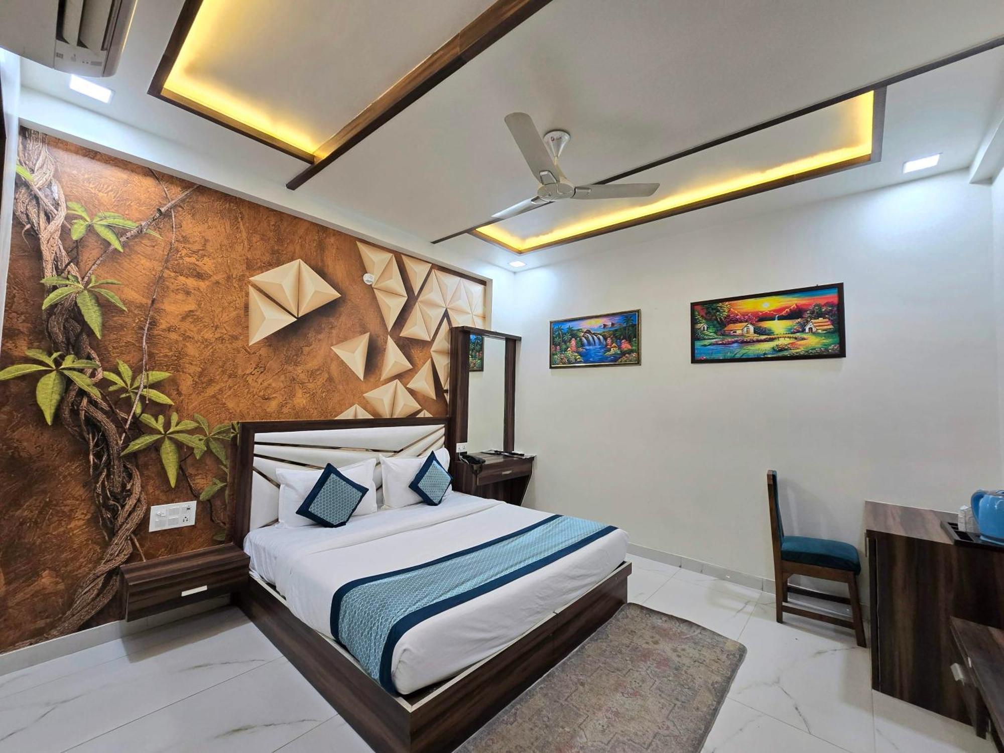 Crown Hotel Agra Near Taj Mahal Номер фото